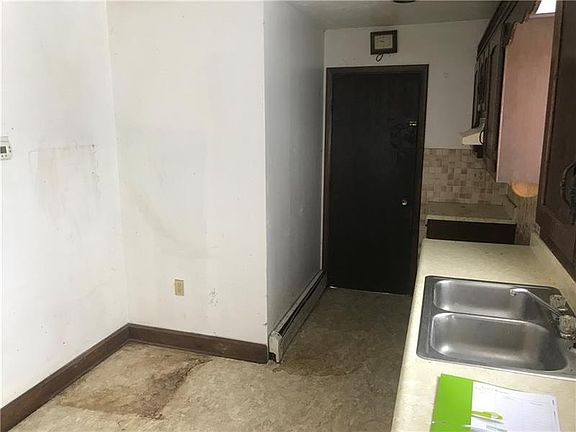 4th image of 163 N High St