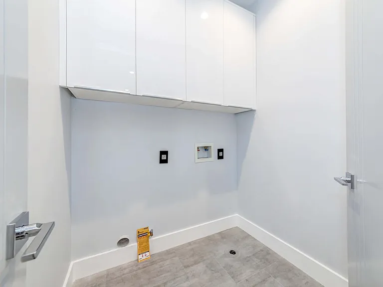 18538 Amie Ave — Photo 37