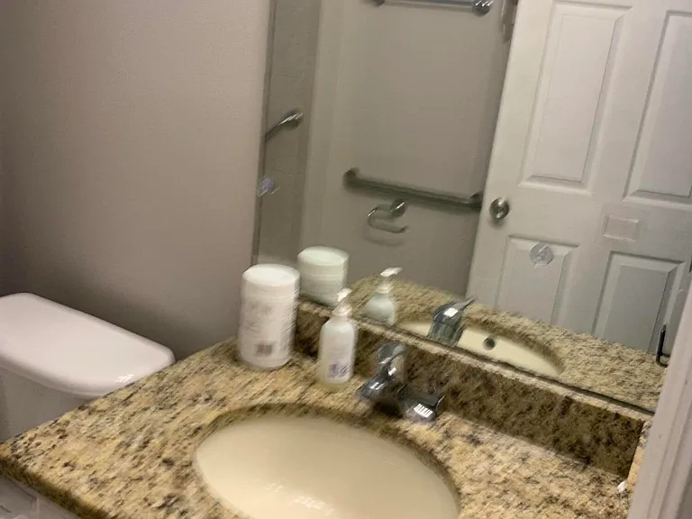 1737 SW Bradway Ln — Photo 2