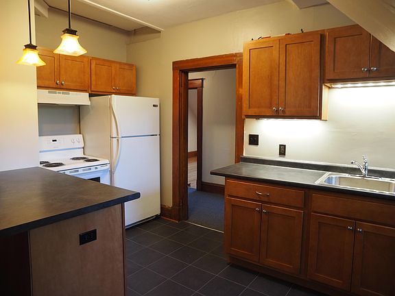 2nd image of 90 N Winooski Ave #6