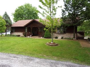 87 W Lake Dr, Troy, IL 62294