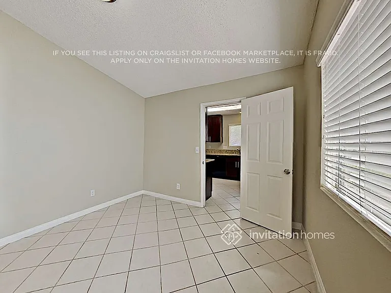 2308 Lone Pine St — Photo 9