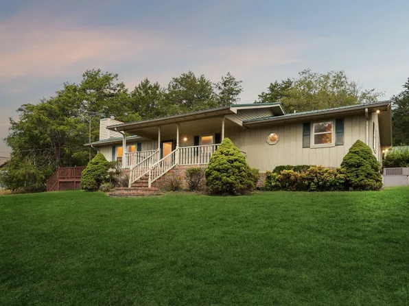 211 Pinnacle Ln, Granville, TN 38564