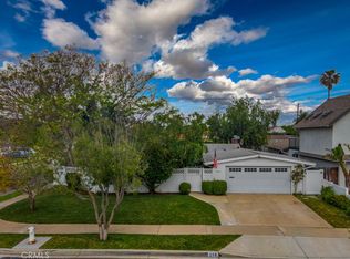 208 Dartmouth Pl, Costa Mesa, CA 92626