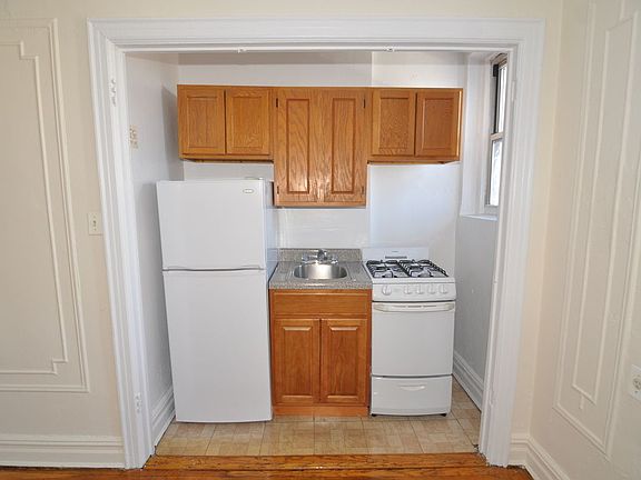 2nd image of 41-15 46th St #6D