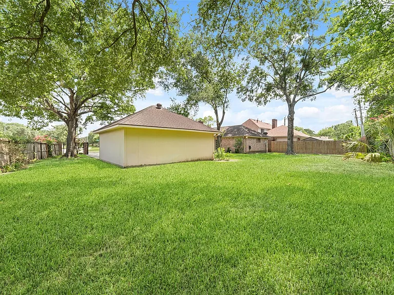 11838 Riverview Dr — Photo 29