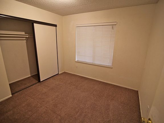 5th image of 15395 Theresa Ave
