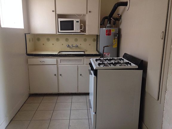 4th image of 124 Aliso Dr NE