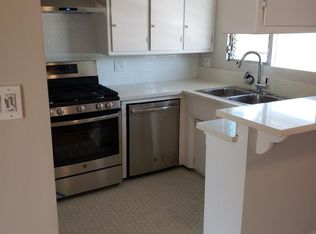 4837 Hayvenhurst Ave APT 12, Encino, CA 91436