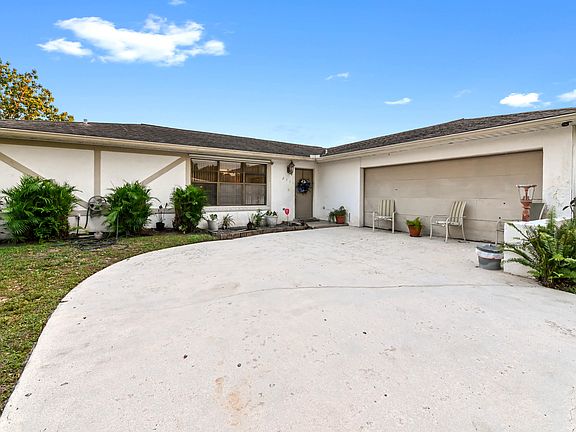2nd image of 2531 Doral Way