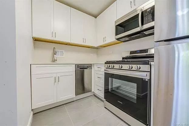 1st image of 1199 E 53rd St APT 3H