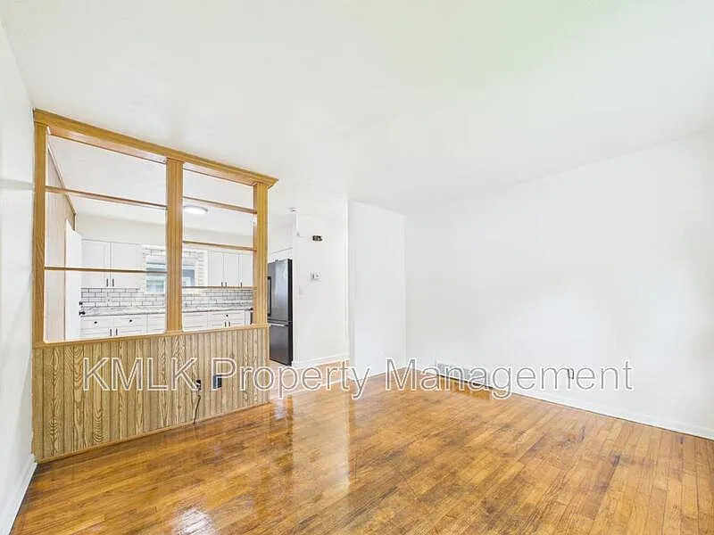 2 bed, 1.0 bath, 720 sqft, $1,100 — Photo 3