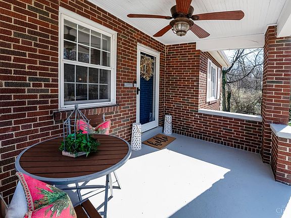 5th image of 2560 Ridgeland Pl