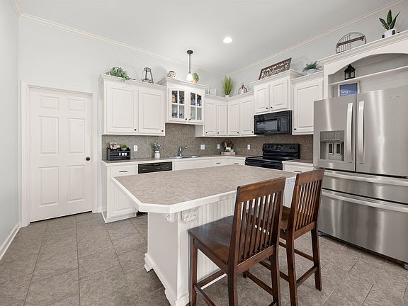 3rd image of 4146 Carolina Dr
