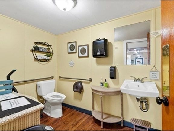 5th image of 27 Washington St #27