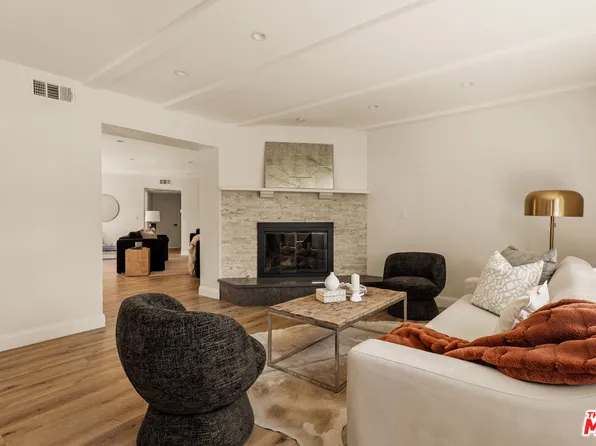 23153 Gonzales Dr, Woodland Hills, CA 91367