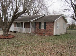 2122 S Village Ln, Bolivar, MO 65613