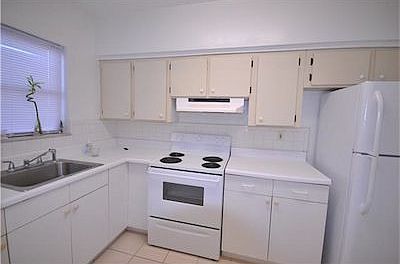 4th image of 7849 Crespi Blvd APT 4