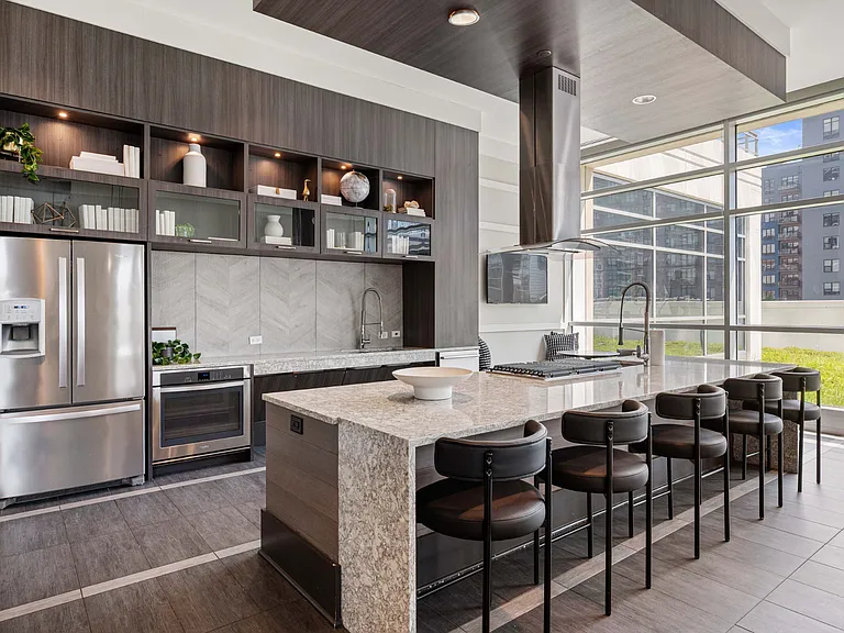 Community Lounge at The Elle Apartments in Chicago, IL 60605