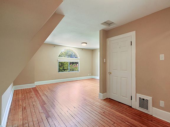 4th image of 1760 N Washington St