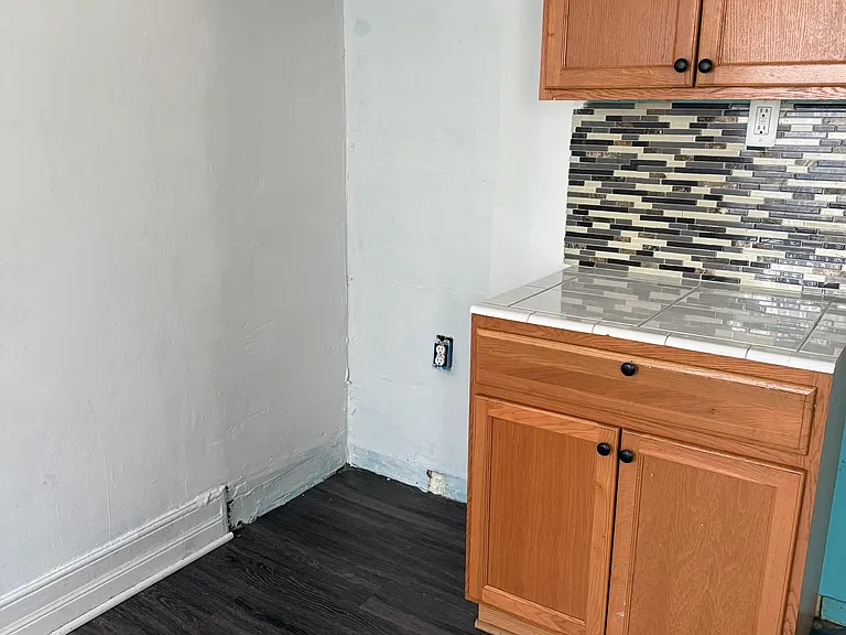 81 N Lynn Ave — Photo 18