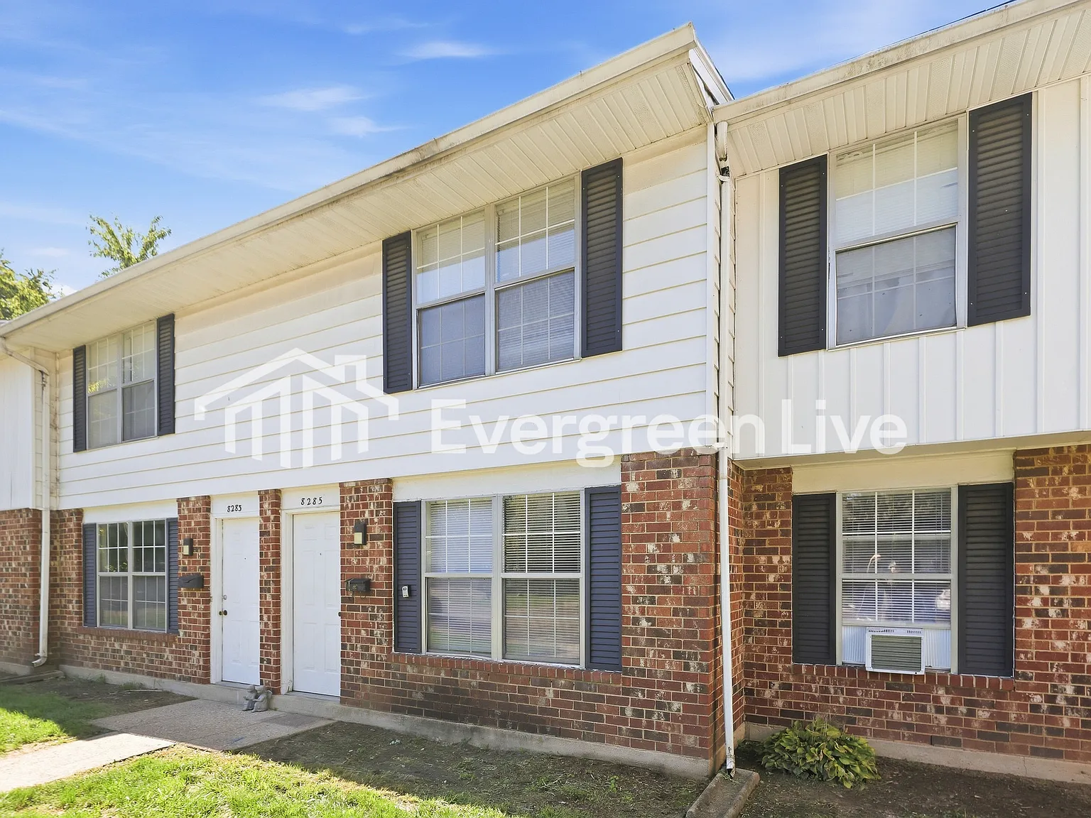 3 bed, 1.5 bath, 1555 sqft, $1,095 — Photo 2