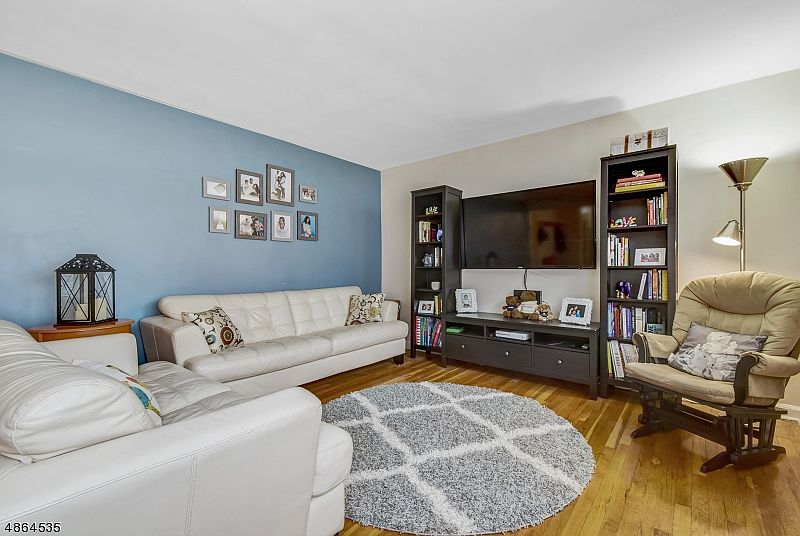1st image of 24 HUTTON AVE #49