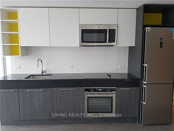 3rd image of 68 Shuter St #1709