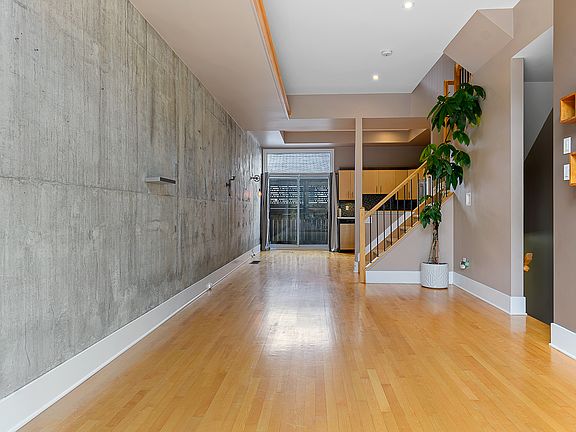 3rd image of 802 High St #802