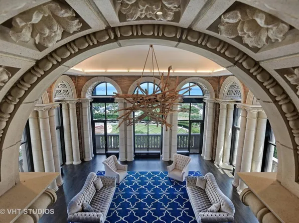 6 N Michigan Ave #13, Chicago, IL 60602