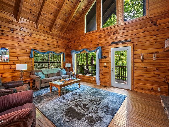 5th image of 528 Wildwood Forest Way