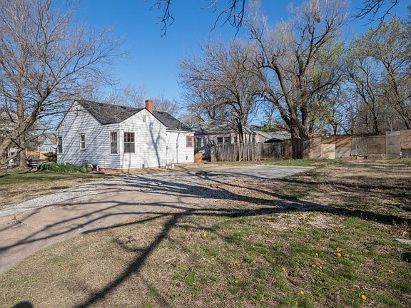 5th image of 1102 N Terrace Dr