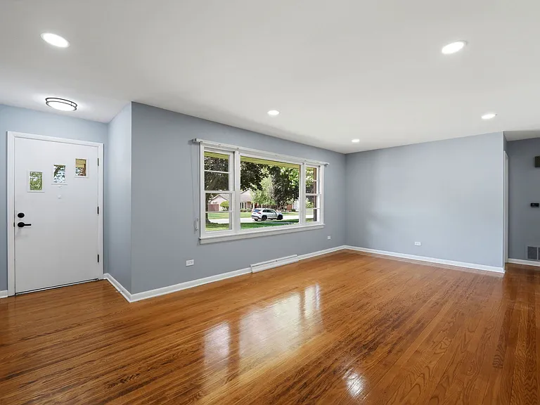 152 Crestwood Dr — Photo 4