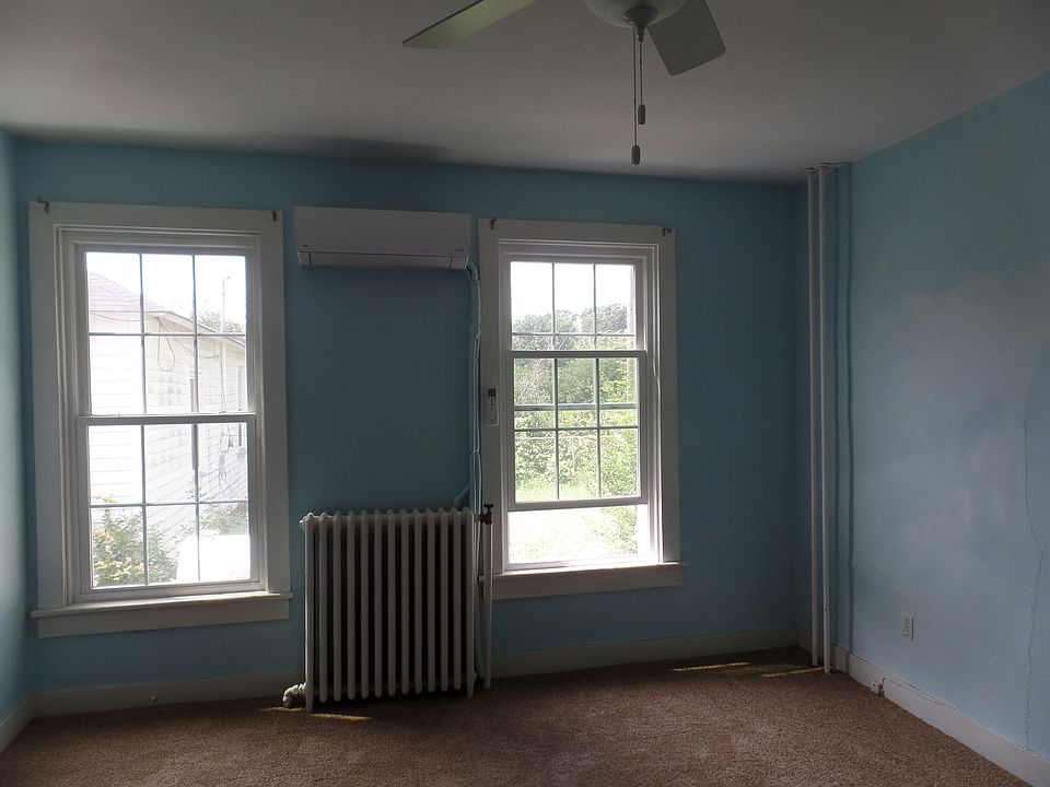 Large sitting room