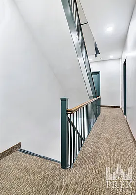 Building, photo 2