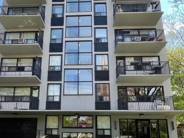 105 Raglan Ave #302, Toronto, ON M6C 2K7