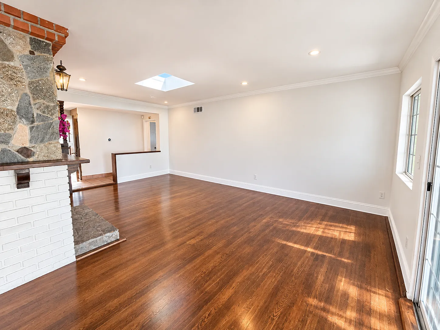 4 bed, 1875 sqft, $3,800 — Photo 3