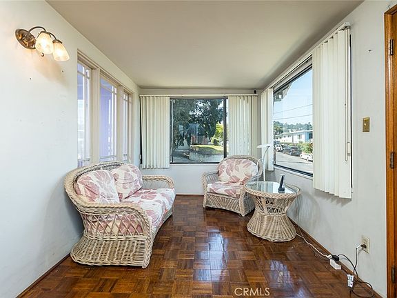2nd image of 1030 Tyler St