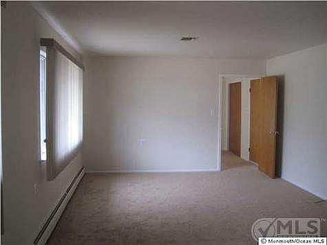 4th image of 447 Saint Thomas Dr