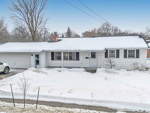 3rd image of 632 Ruie Rd