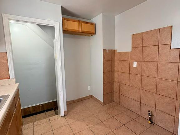 3rd image of 6181 Neff Ave