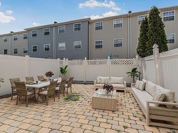 5th image of 85 Admiral Court #87