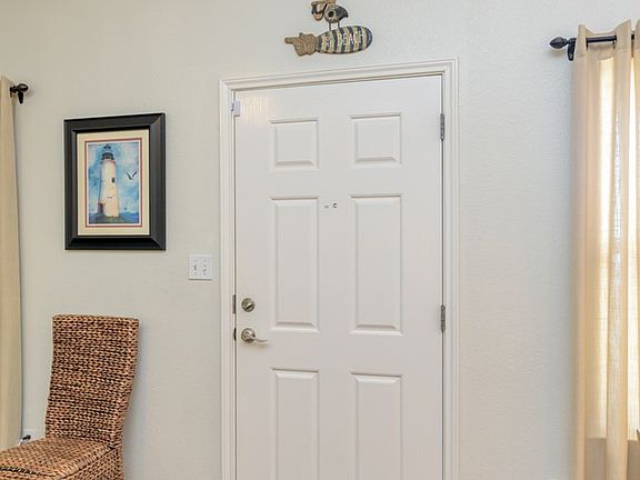 4th image of 123 E Carolyn Dr #204