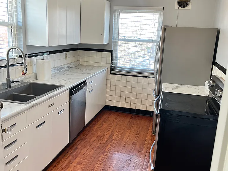 Greenview Pl — Photo 3
