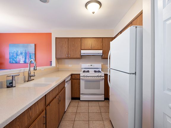 4th image of 207 W Jennifer Ln Unit 3