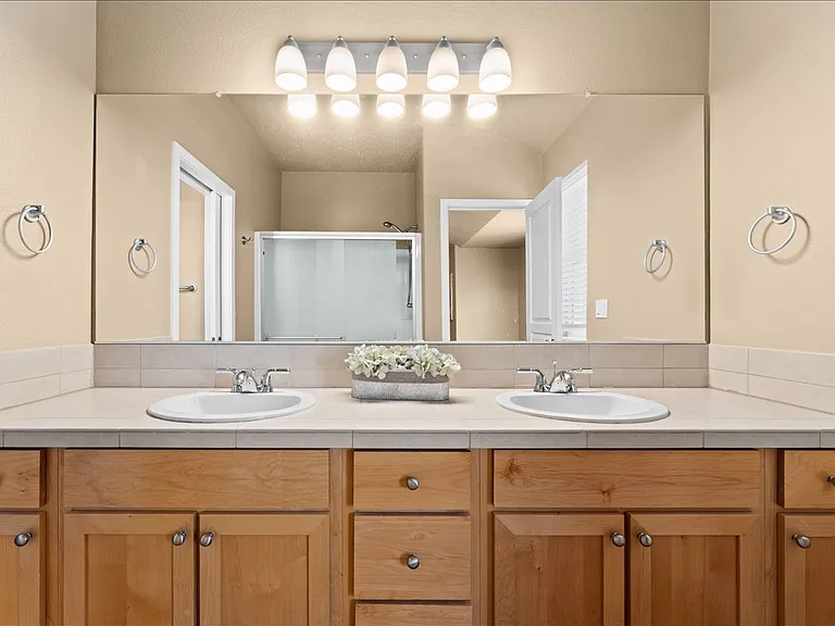 15525 SW Ivory St — Photo 35