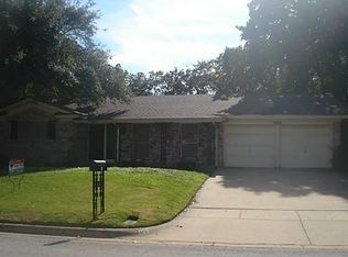 825 Overhill Dr, Hurst, TX 76053