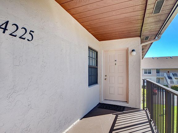 3rd image of 4225 S 57th Avenue #H
