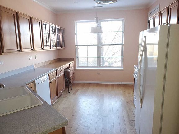 2nd image of 1950 Farnsworth Ln Unit 109