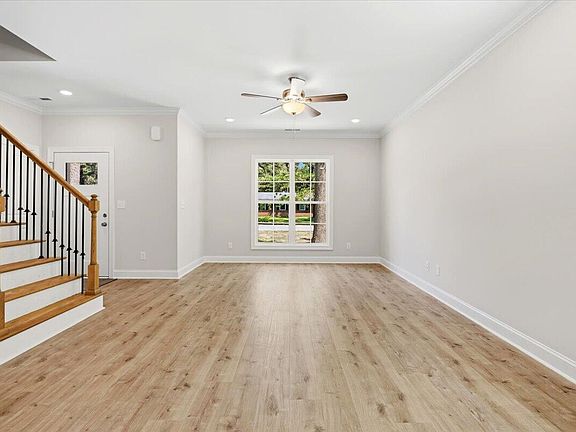 5th image of 93 Mitchner Dr